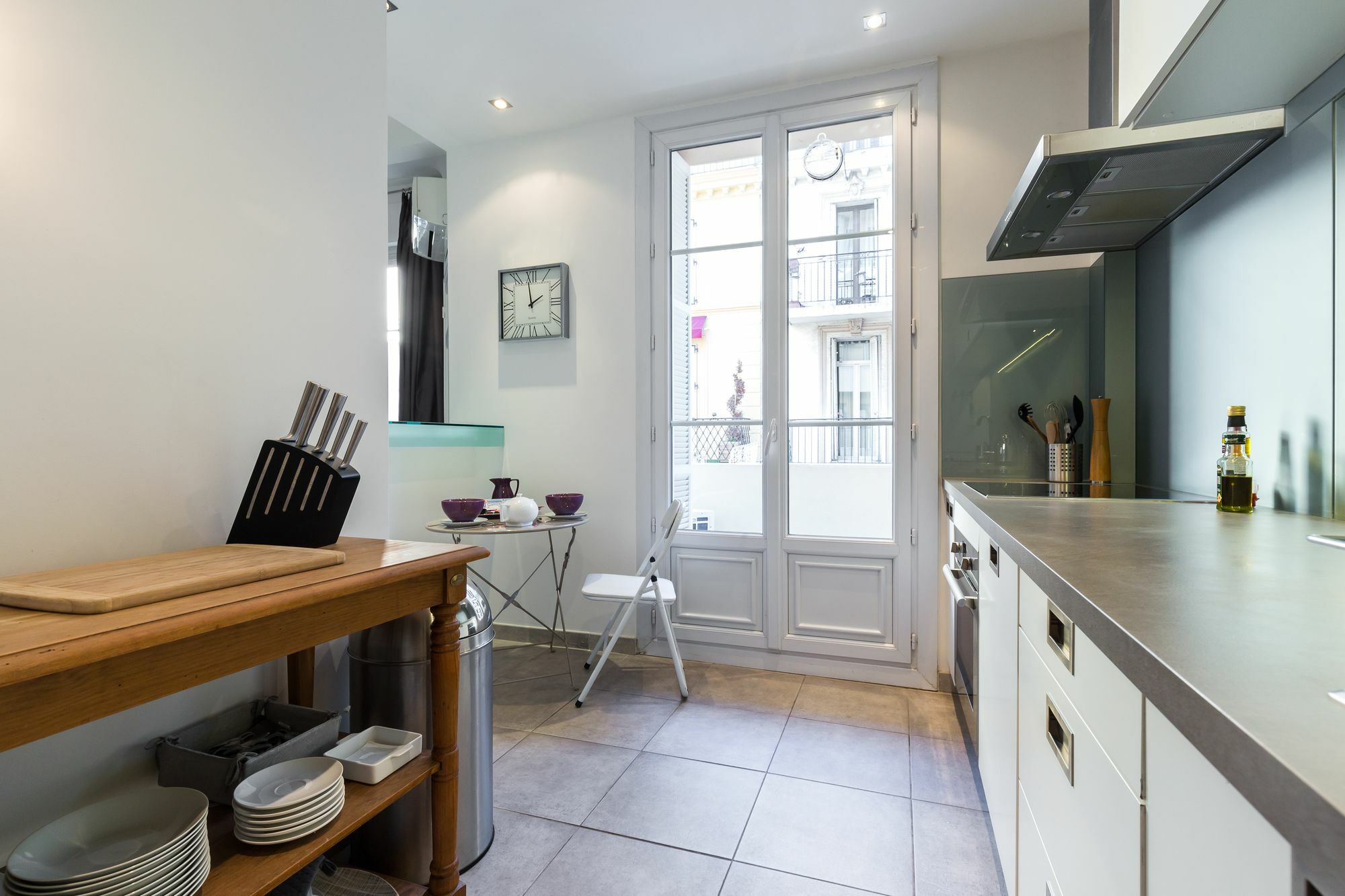 Centrally Located Modern 2 Bed Apartment In Cannes With Aircon And High Ceilings And Modern Design 696 Exteriér fotografie