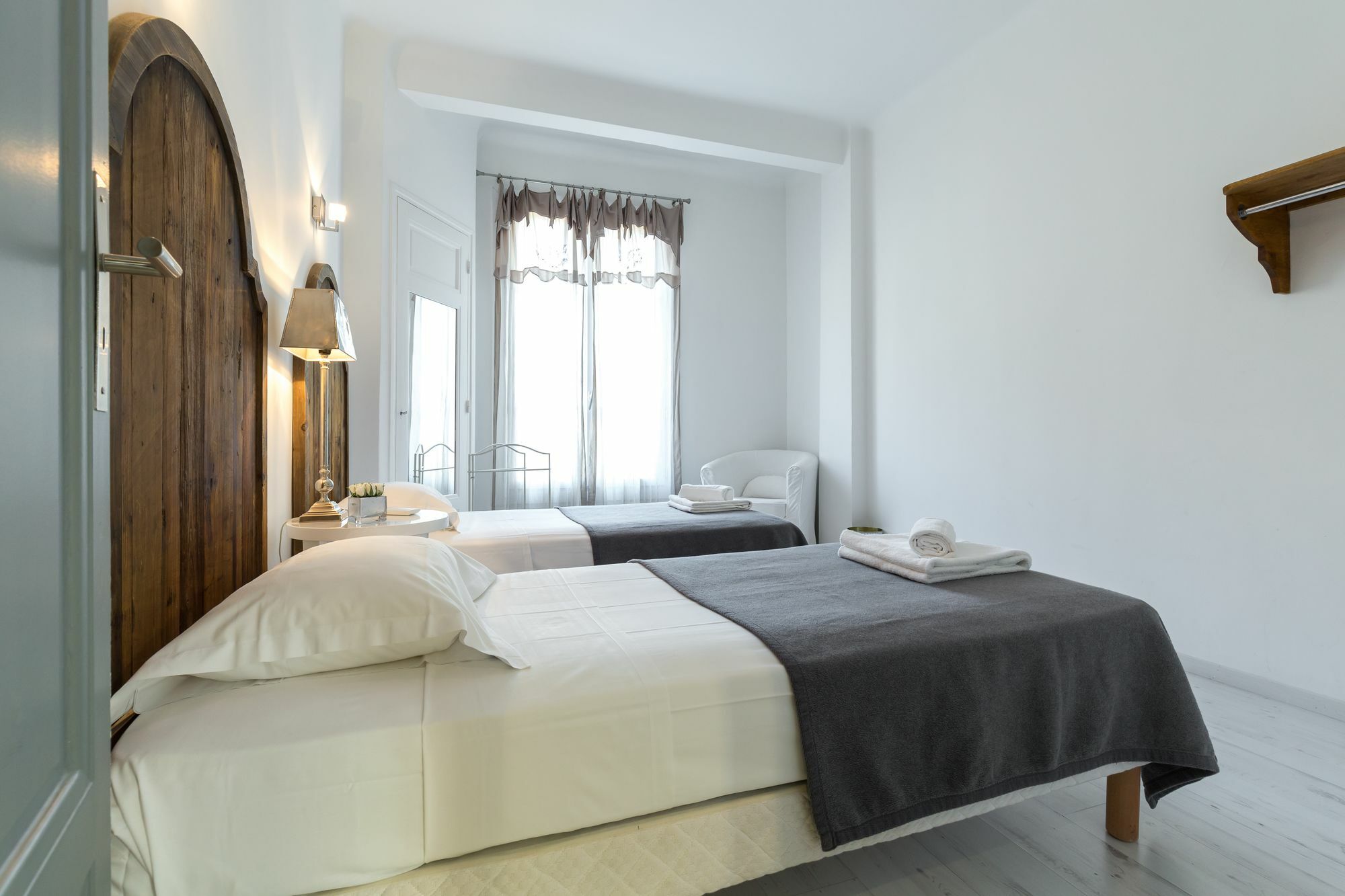Centrally Located Modern 2 Bed Apartment In Cannes With Aircon And High Ceilings And Modern Design 696 Exteriér fotografie